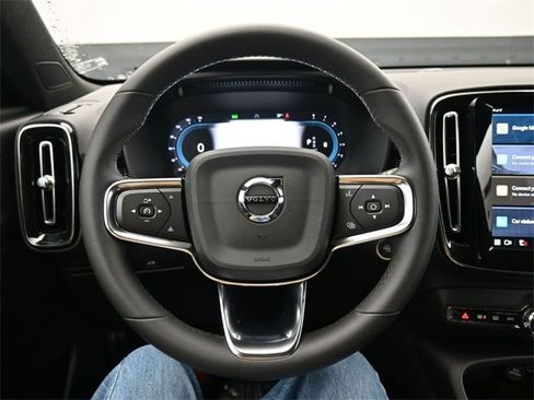 Used 2023 Volvo XC40 B5 Plus w/ Protection Package Premier image 21