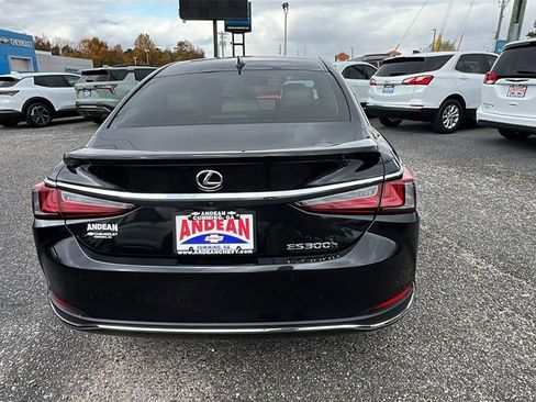 Used 2025 Lexus ES 300h w/ Luxury Package image 6