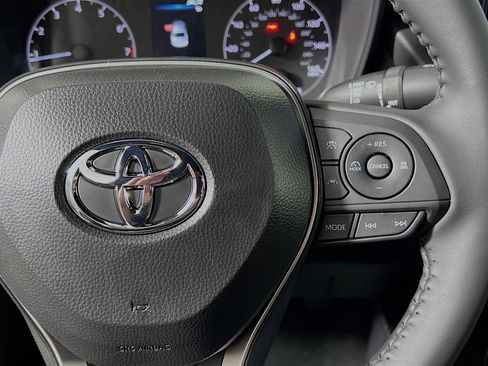 Used 2025 Toyota Corolla SE FWD image 20