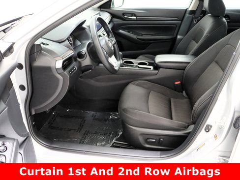 Used 2024 Nissan Altima 2.5 SV image 14