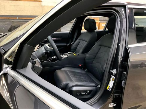 Used 2024 BMW i5 eDrive40i w/ Executive Package RWD image 27