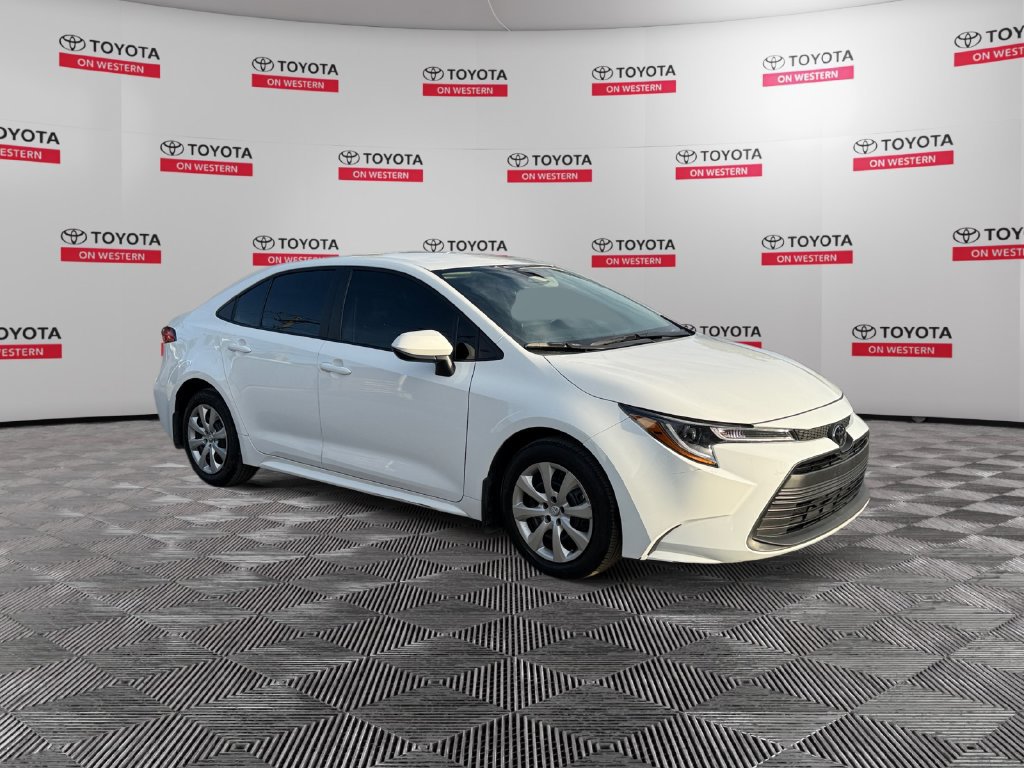 Used 2025 Toyota Corolla LE FWD image 3