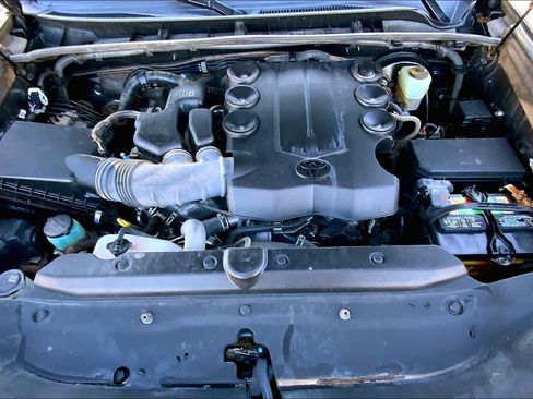 Used 2021 Toyota 4Runner Limited image 32