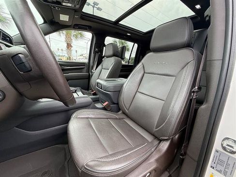 Used 2023 GMC Yukon XL Denali w/ Denali Reserve Package RWD image 10