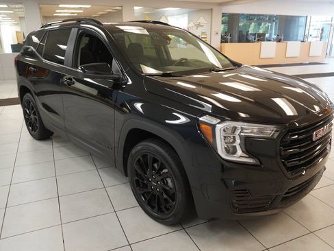 Used 2023 GMC Terrain SLE w/ Driver Convenience Package AWD/4WD image 15