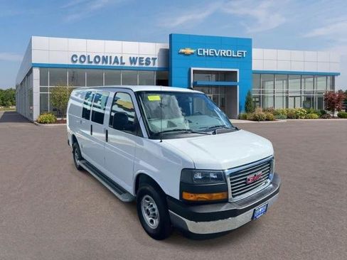 Used 2024 GMC Savana 2500 w/ Driver Convenience Package RWD image 4