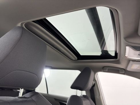 Used 2022 Toyota RAV4 XLE image 32