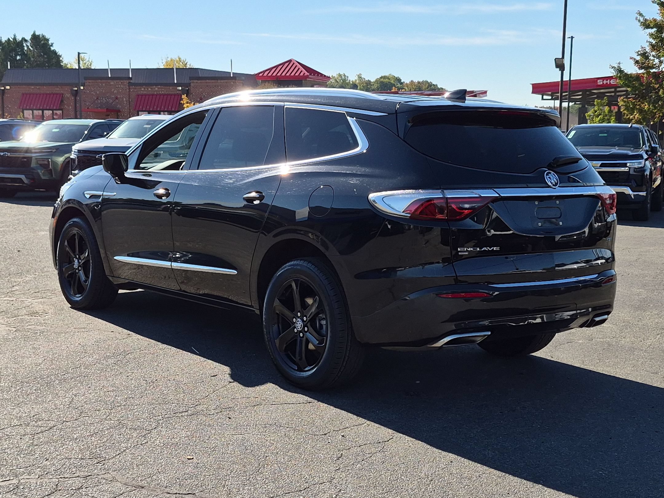 Certified 2023 Buick Enclave Essence w/ Experience Buick Package AWD/4WD image 3