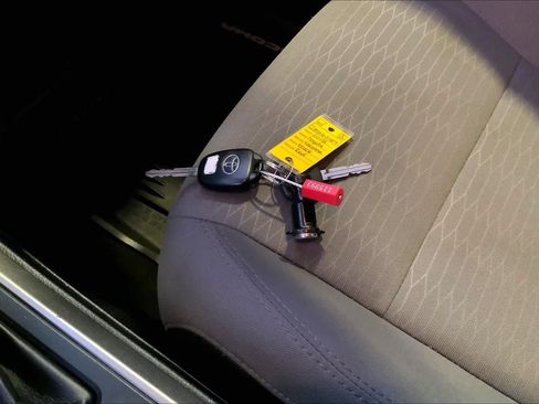 Certified 2018 Toyota Tacoma SR5 image 13