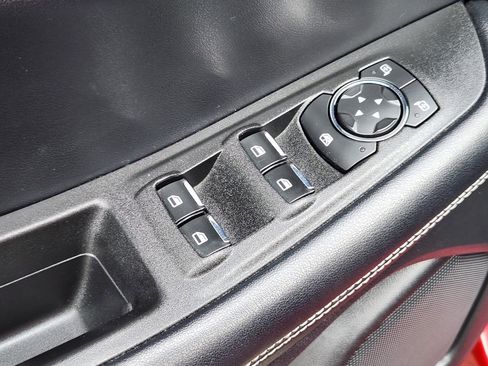 Used 2021 Ford Edge ST image 7