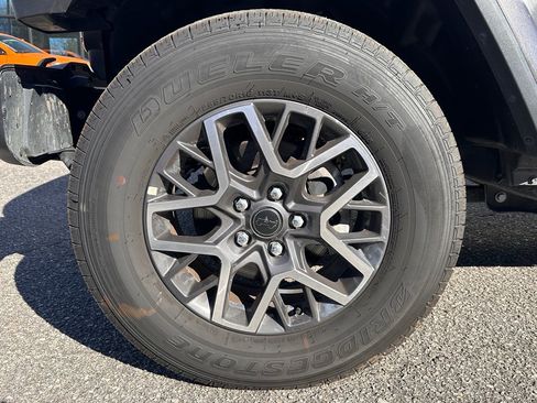 Used 2025 Jeep Wrangler Sahara image 35