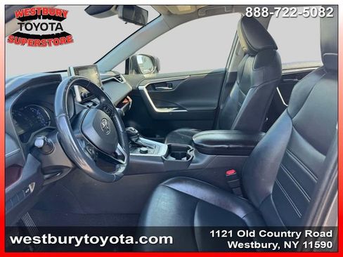 Used 2019 Toyota RAV4 Limited AWD/4WD image 19