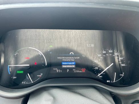 Used 2025 Toyota Sienna LE AWD/4WD image 30