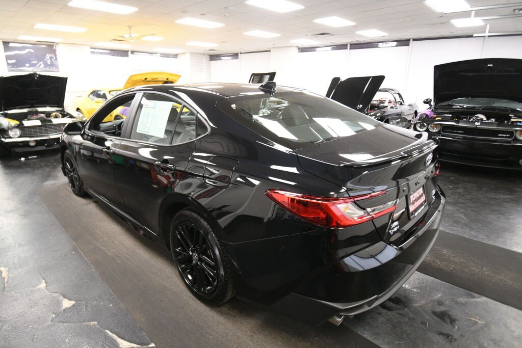 Used 2025 Toyota Camry SE w/ Convenience Package AWD/4WD image 6