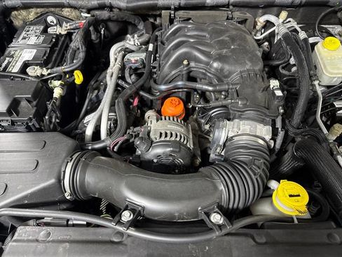 Used 2016 Jeep Wrangler Unlimited Rubicon w/ Connectivity Group AWD/4WD image 46