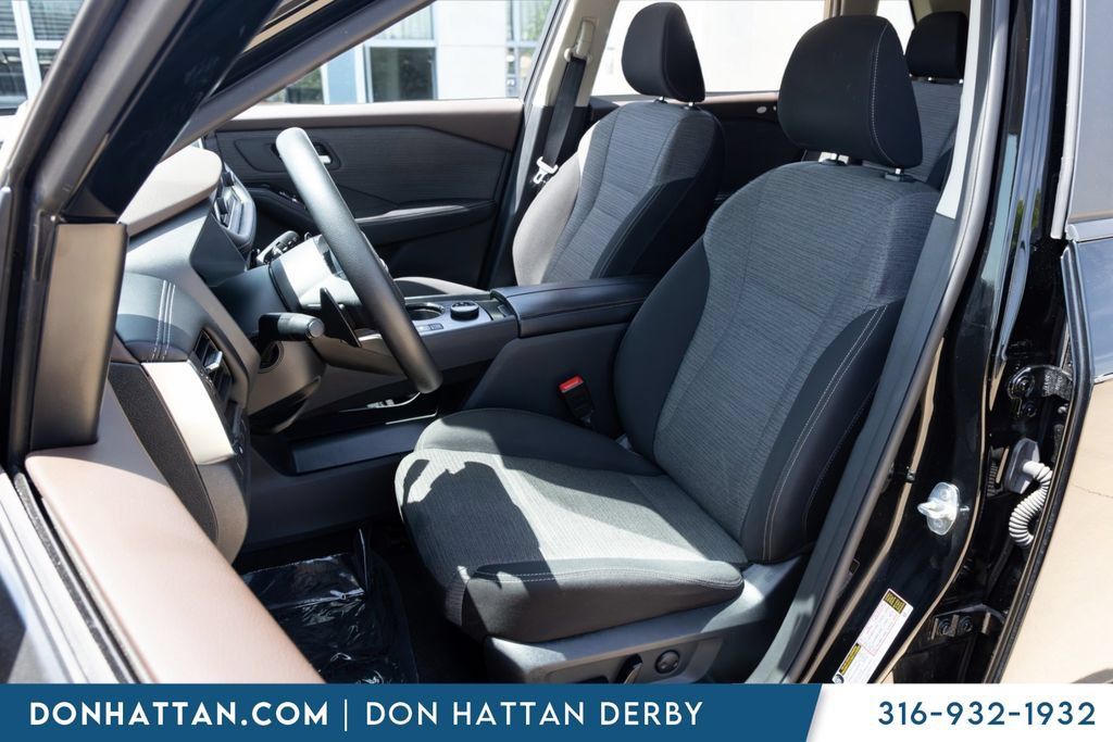 Used 2023 Nissan Rogue SV AWD/4WD image 12