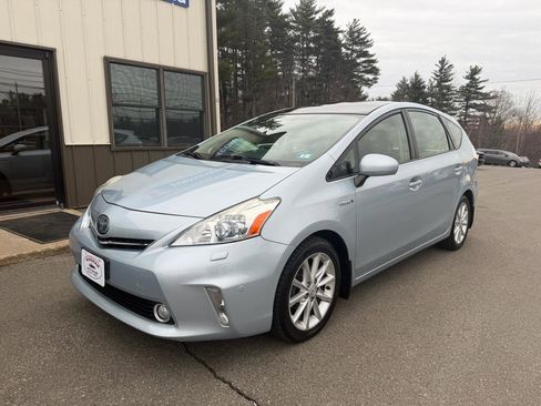 Used 2013 Toyota Prius V Five image 1