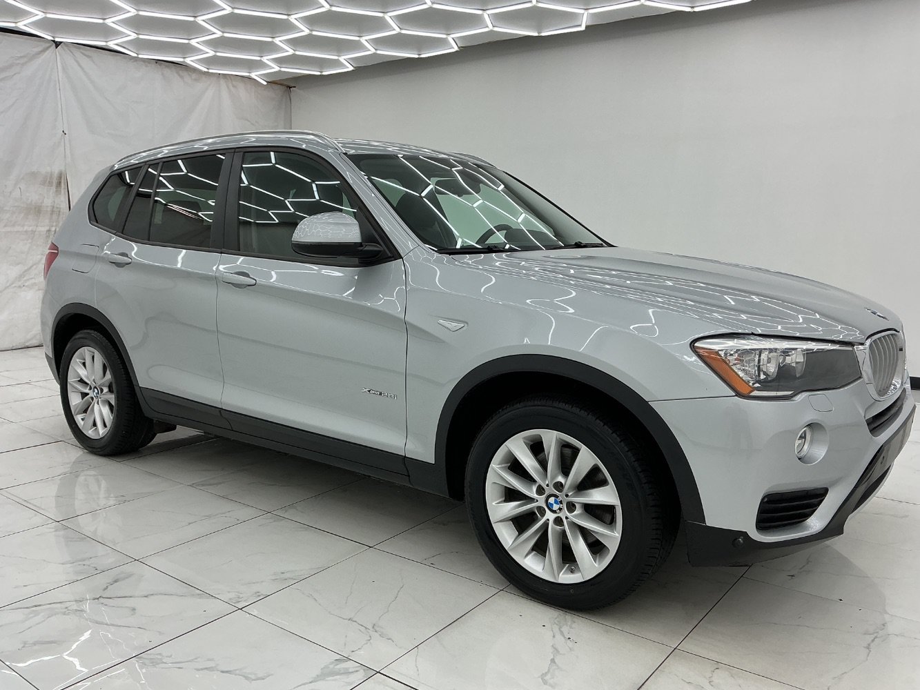 Used 2017 BMW X3 xDrive28i AWD/4WD image 7
