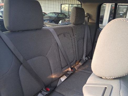 Used 2006 Nissan Frontier SE w/ (P01) Power Pkg image 23