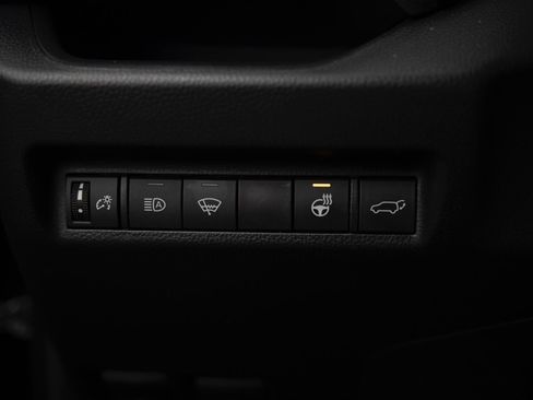 Used 2019 Toyota RAV4 XLE w/ Convenience Package image 11