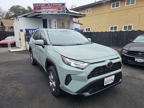 Used 2022 Toyota RAV4 XLE image 3