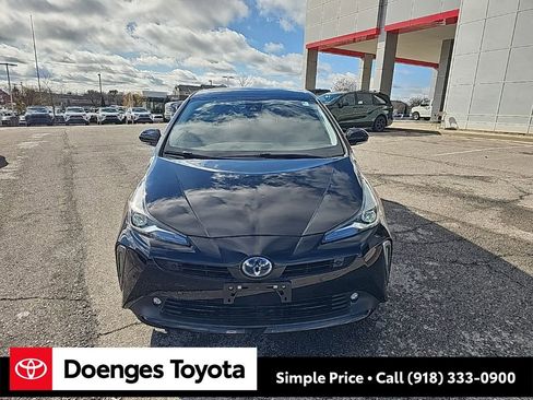 Used 2020 Toyota Prius LE image 8