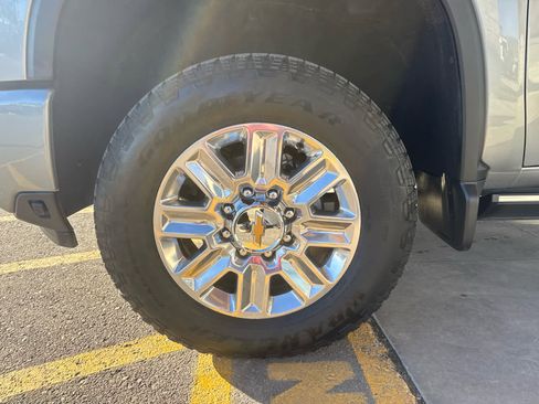 Used 2025 Chevrolet Silverado 3500 High Country w/ Technology Package image 7