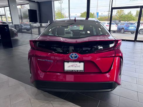 Used 2017 Toyota Prius Prime Premium image 4