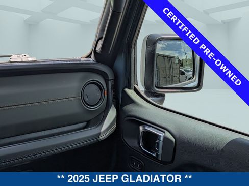 Used 2025 Jeep Gladiator Mojave w/ Convenience Group AWD/4WD image 25