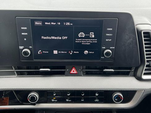 Certified 2025 Kia Sportage LX image 19