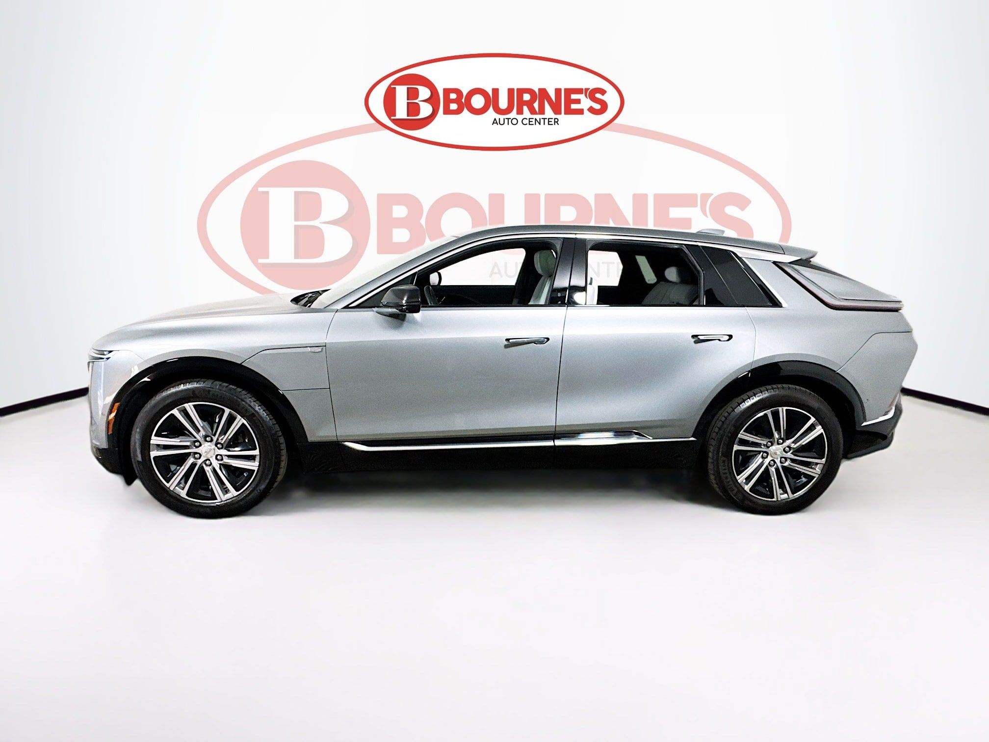 Used 2024 Cadillac Lyriq Luxury w/ LPO, Floor Liner Package AWD/4WD image 8