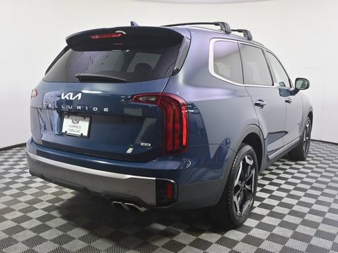 Used 2025 Kia Telluride S AWD/4WD image 6