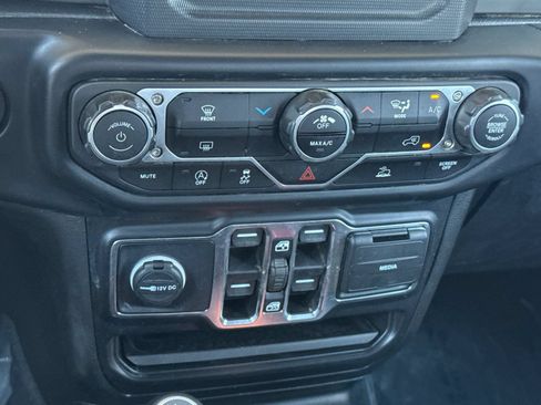 Used 2022 Jeep Gladiator Overland AWD/4WD image 22