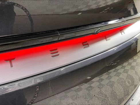 Used 2026 Tesla Model Y Long Range RWD image 30
