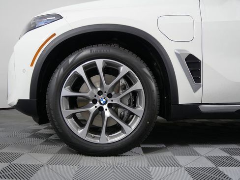 Used 2025 BMW X5 xDrive50e image 8