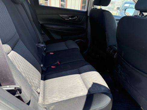 Used 2020 Nissan Rogue SV w/ Premium Package FWD image 13