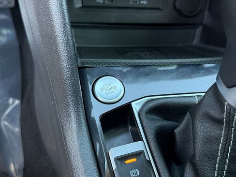 Used 2024 Volkswagen Taos SE image 17