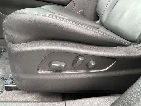 Used 2022 Cadillac XT4 Premium Luxury w/ Enhanced Visibility Package FWD image 21