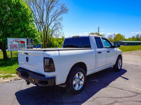 Used 2018 RAM 1500 Express w/ Express Value Package AWD/4WD image 3