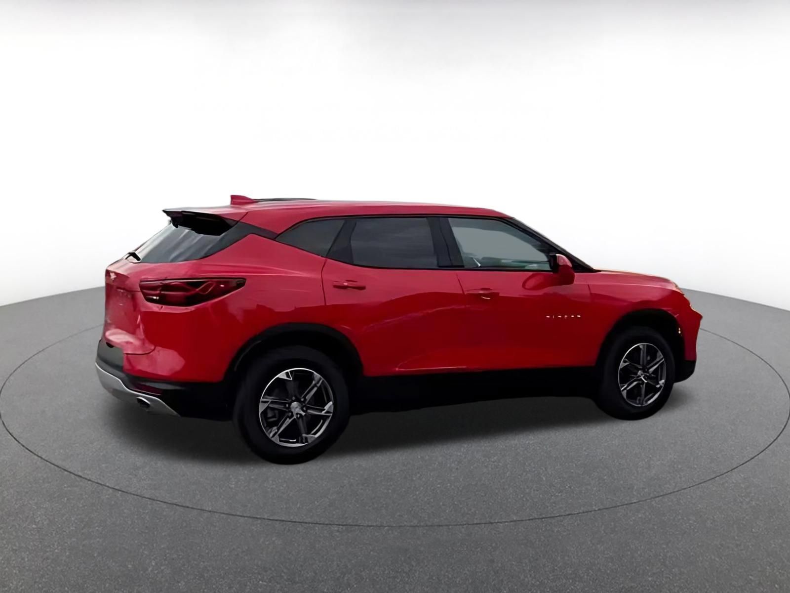 Used 2026 Chevrolet Blazer LT AWD/4WD image 8