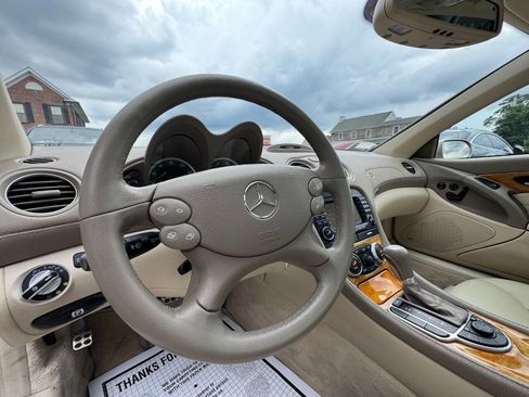 Used 2005 Mercedes-Benz SL 500 w/ AMG Sport Pkg image 18