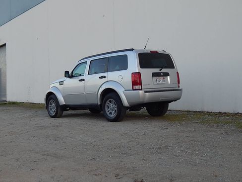 Used 2011 Dodge Nitro SE image 6