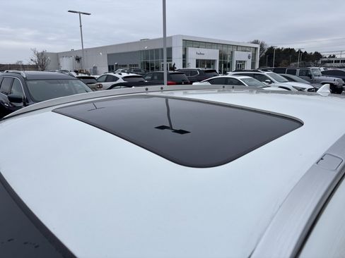 Used 2018 Honda CR-V Touring image 20