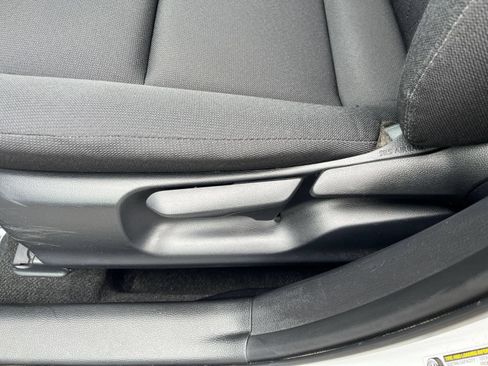 Used 2025 Toyota Corolla LE FWD image 18