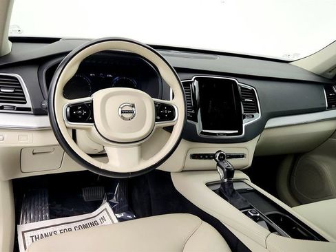 Used 2022 Volvo XC90 T5 Momentum w/ Advanced Package FWD image 12