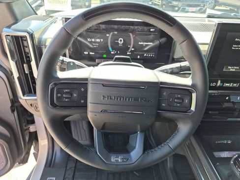 New 2026 GMC Hummer EV 4x4 Crew Cab w/ LPO, Dark Essentials Package image 21