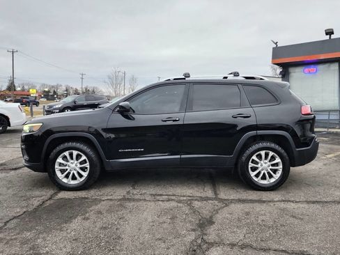 Used 2020 Jeep Cherokee Latitude w/ Safety Group AWD/4WD image 3
