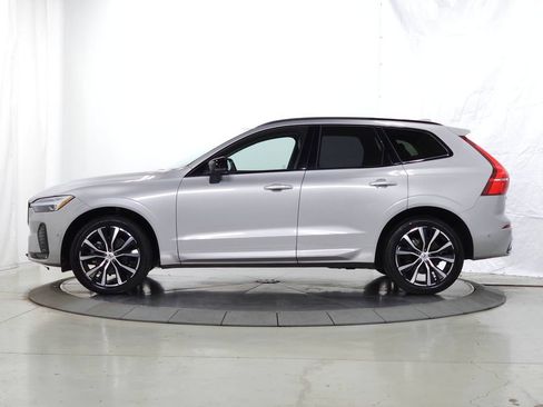 Certified 2025 Volvo XC60 B5 Plus AWD/4WD image 4