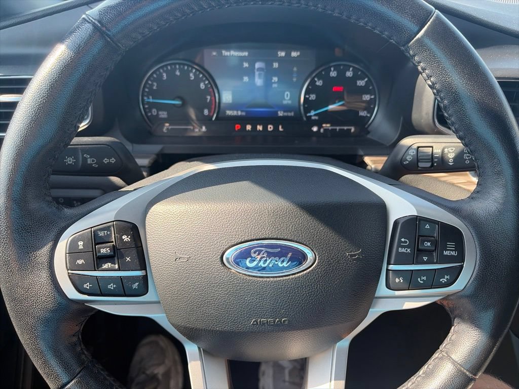 Used 2023 Ford Explorer Limited w/ Equipment Group 301A AWD/4WD image 21