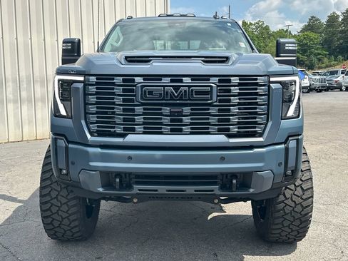 Used 2025 GMC Sierra 2500 Denali w/ Denali Reserve Package AWD/4WD image 3